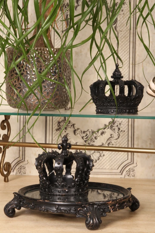 Coroa decorativa - preto - 13,2 cm - resina sintética