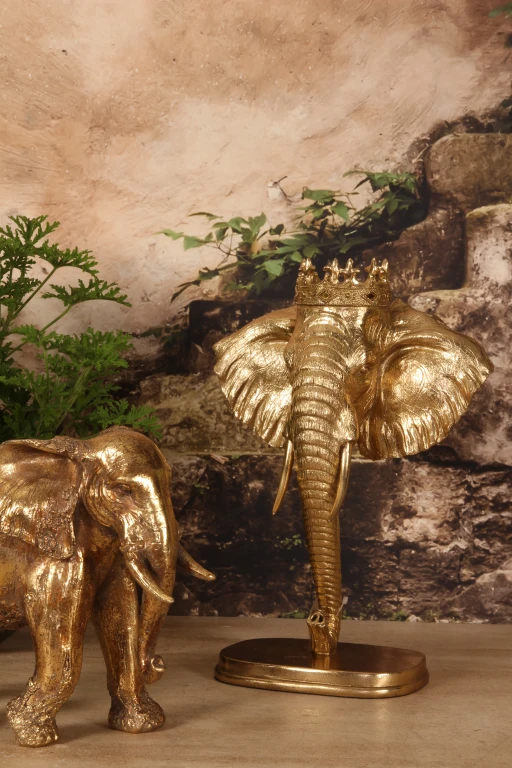 Escultura de elefante em base - dourado - 37,5 cm