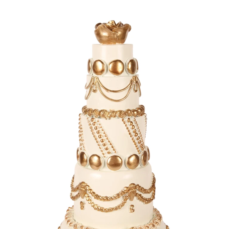 Bolo decorativo - branco/creme com ouro - 47 cm - resina artística