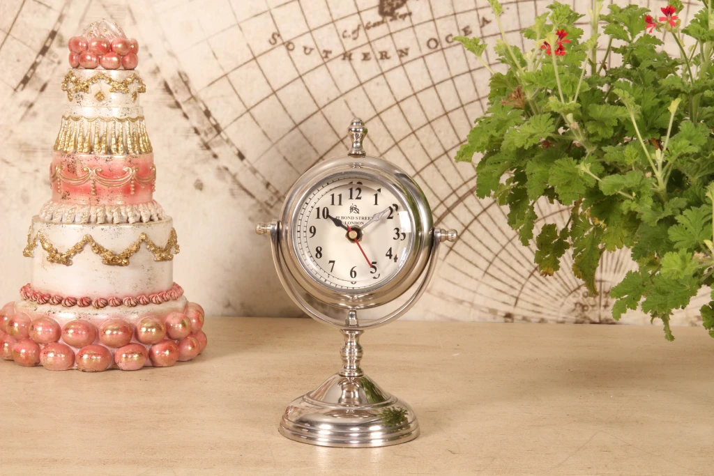Relógio de mesa com base - prata - alumínio - 22 cm - 1 unidade