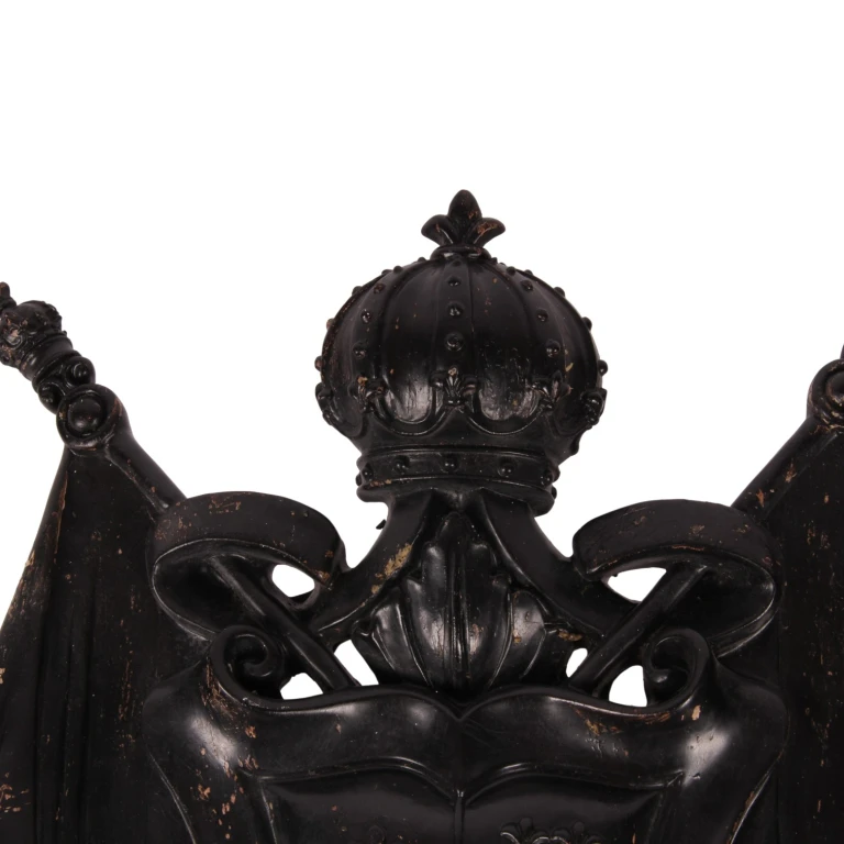 Ornamento de parede em forma de escudo - preto - 36,5 cm - resina sintética